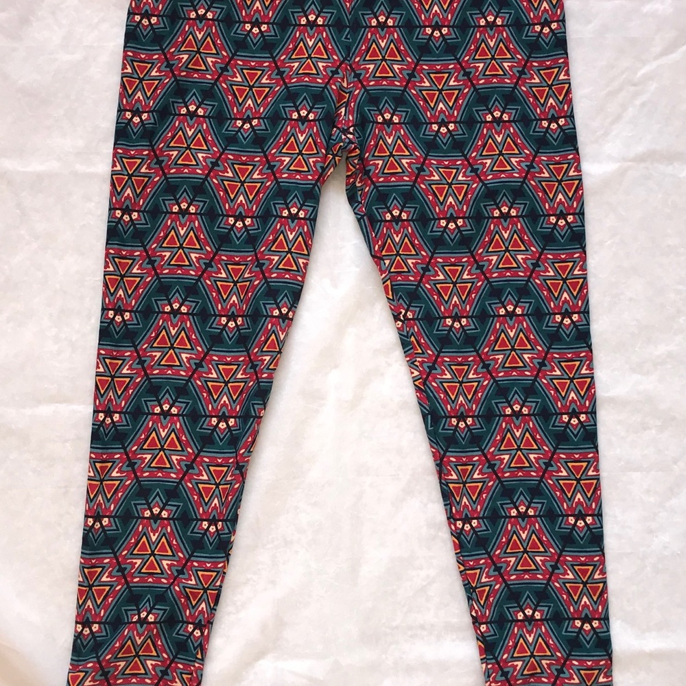 Lularoe tall and curvy leggings. Fits size 14-16